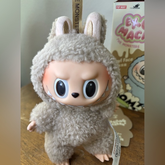 Exciting Macaron Labubu Toffee - Picture 2 of 2